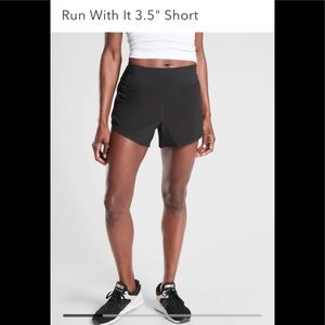 Athleta Run With It 3.5” short